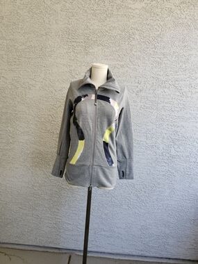 Lululemon Grey Zip-Front Women’s Jacket with Colorblock Accents